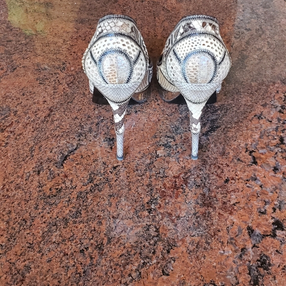 Gucci Snakeskin High Heels 38 - Picture 2 of 7